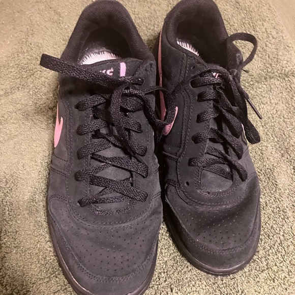 NIKE AIR low top leather black and pink women’s shoes size 9 - Picture 3 of 11